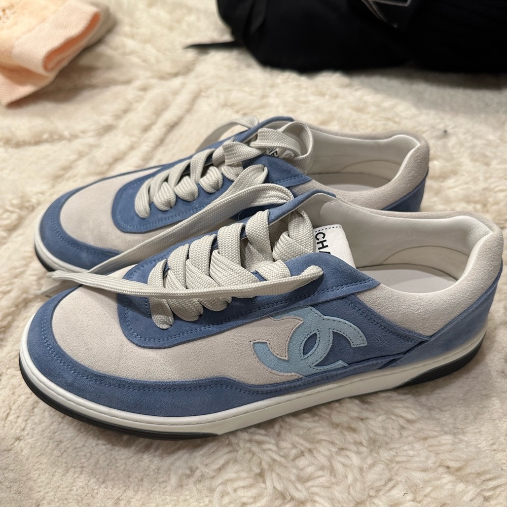 Chanel sneaker